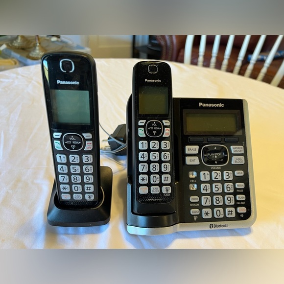 Panasonic KX-TGF570 Bluetooth Cordless Phone Answering Machine System - Picture 11 of 14